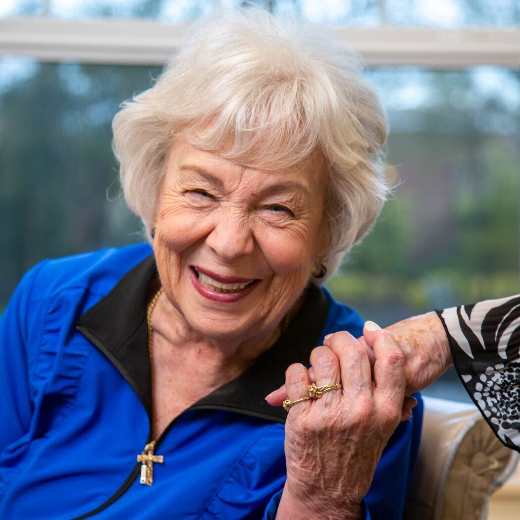 Residents enjoying time together at Stoneybrook Lodge
